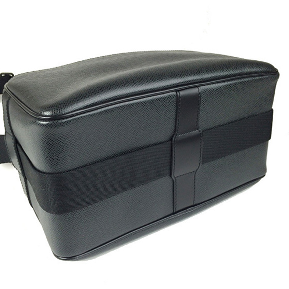 Louis Vuitton Taiga Reporter Ardoise Shoulder Bag - Picture 4 of 8